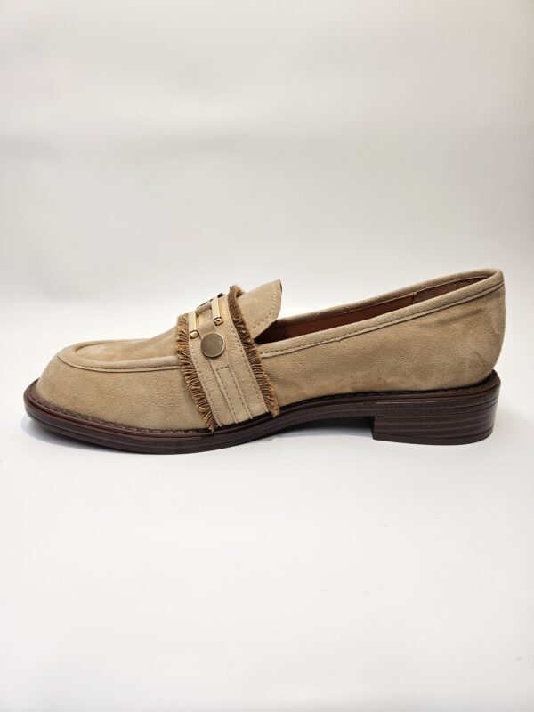 BLUSH – Image 7